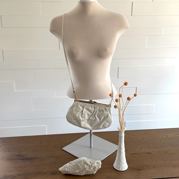 Vintage Elano Durabilt White Leather Envelope Crossbody-Vancouver, BC - Picture 1 of 11